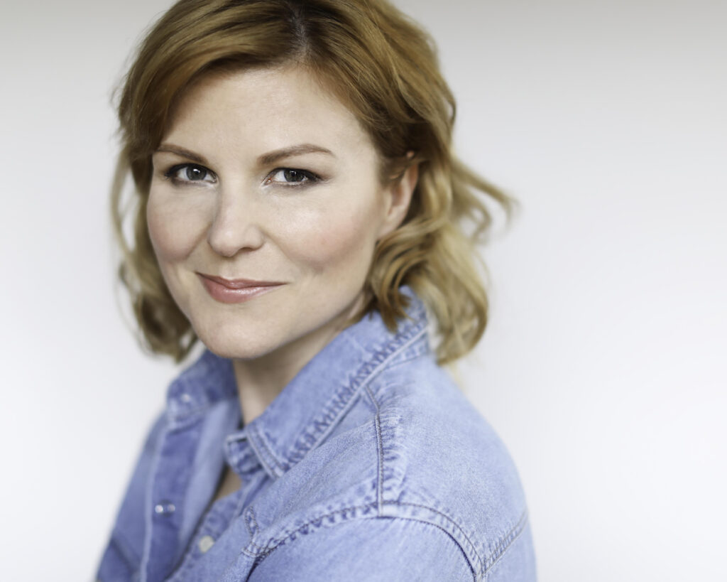 Jennifer Robertson - Academy.ca - Academy.ca