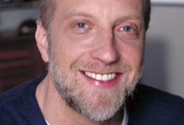 Chris Elliott