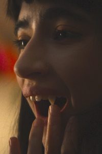 Humanist Vampire Seeking Consenting Suicidal Person | Vampire humaniste cherche suicidaire consentant