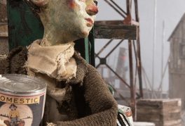 The Girl Who Cried Pearls | La jeune fille qui pleurait des perles